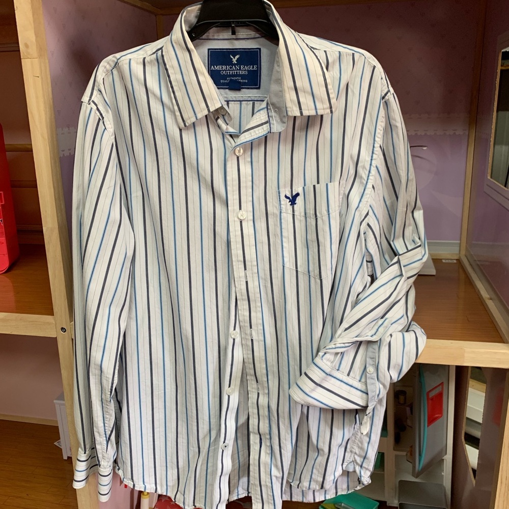 American Eagle long sleeve button down